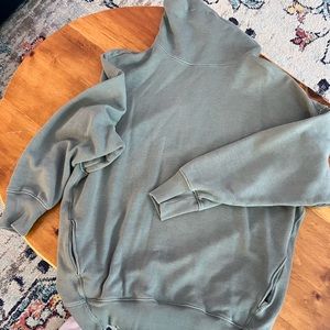 arie super comfy sweater. like new.
